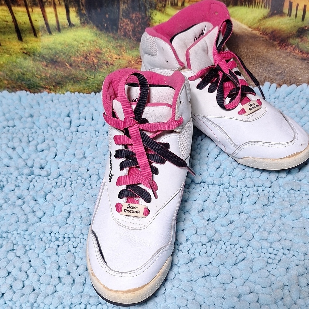 Vintage 1980s Dance Reebok tennis shoes size 8
